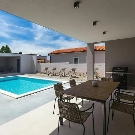 Holiday home Median Pula