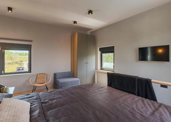 Median Vikendica Pula